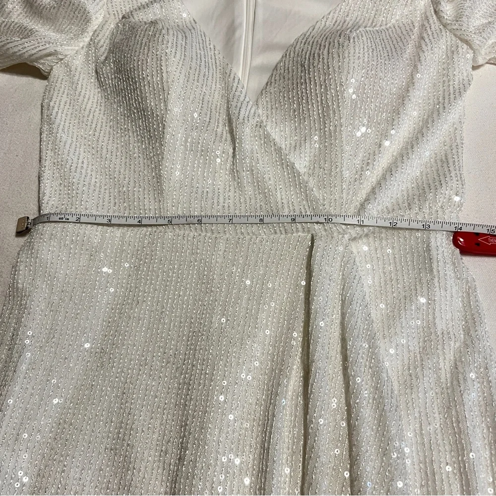 Mac Duggal Ieena White Sequined Faux Wrap Long Sleeve Gown Size 4 - Picture 15 of 16